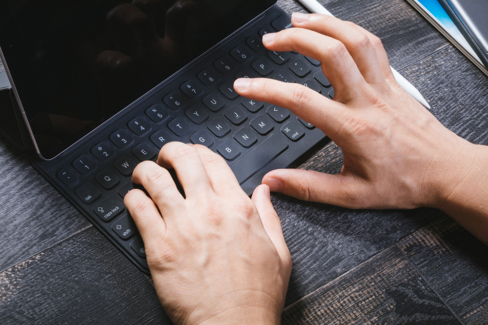 社員のメール対応