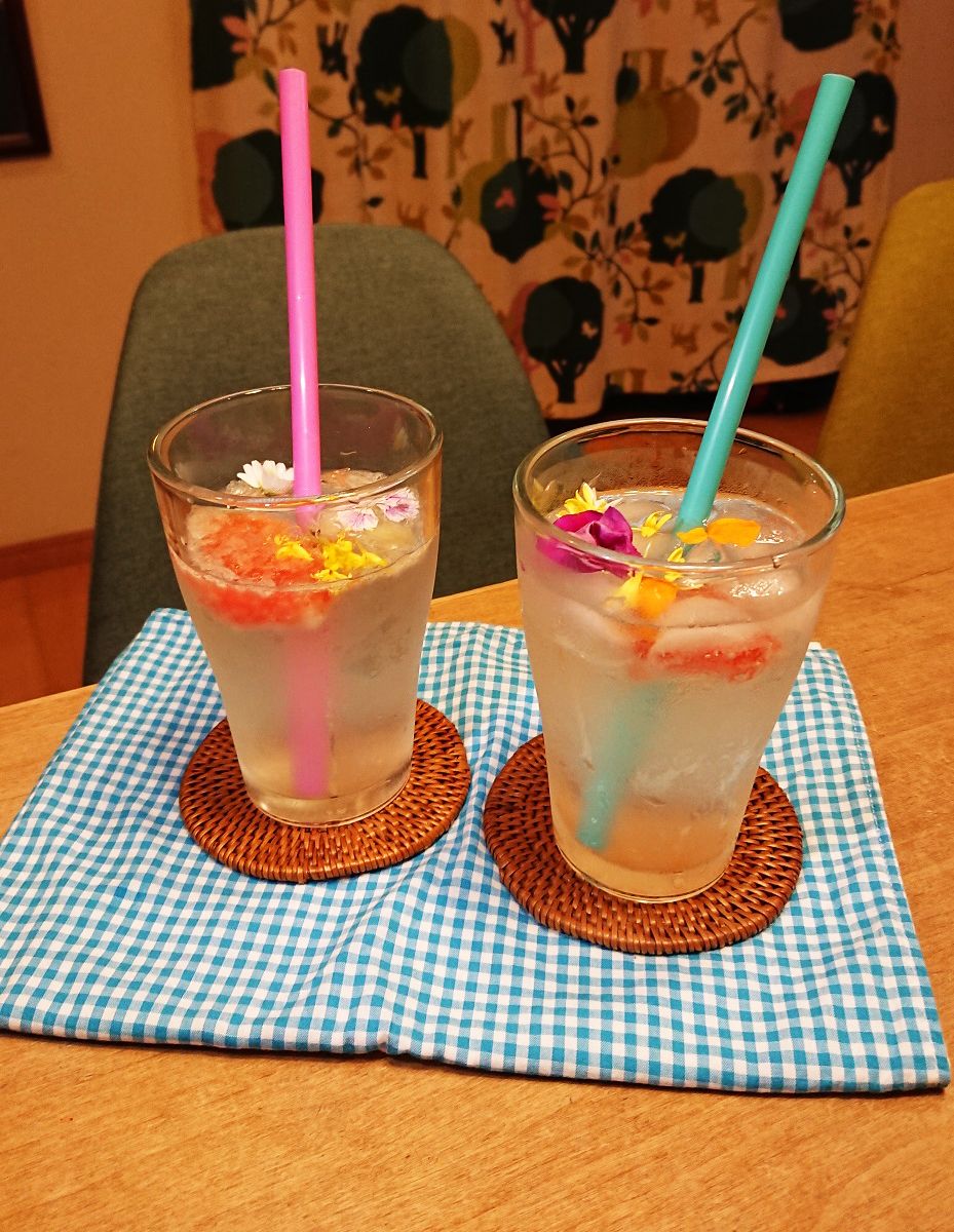 エディブルフラワーカクテル