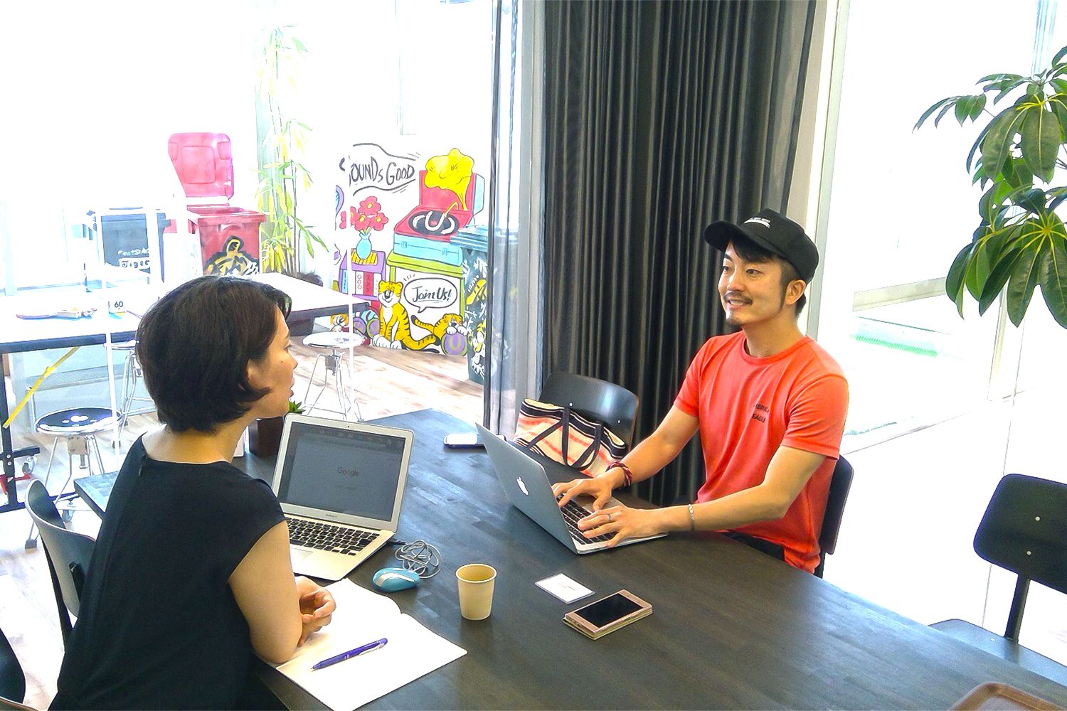 おもてなし接客マナー講師のユーマ氏