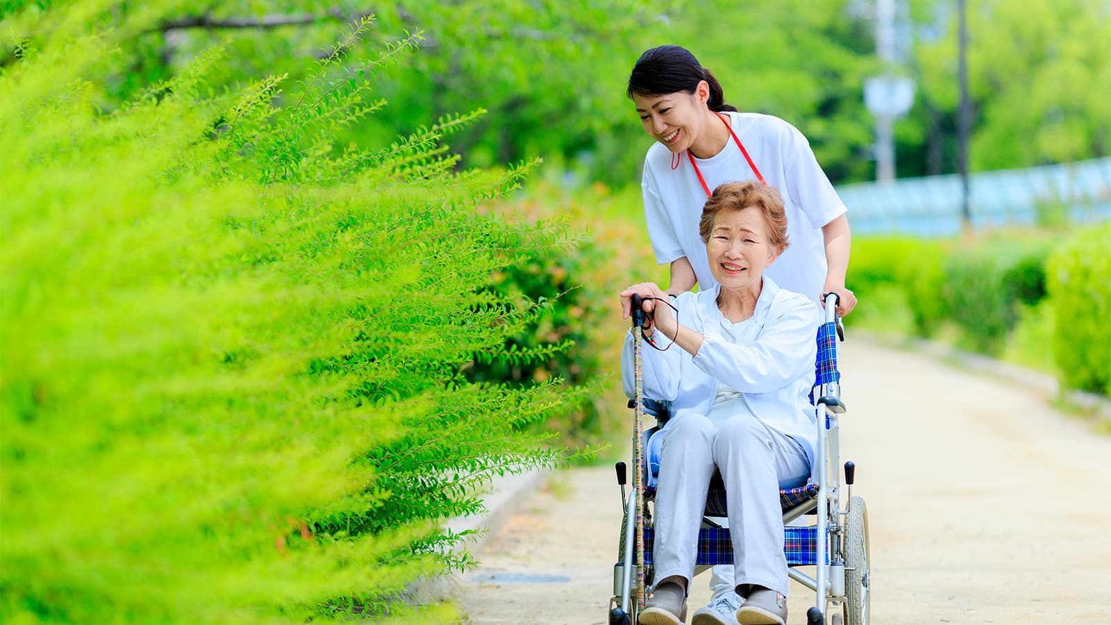 介護スタッフが身につけておくべき5つの接遇マナー